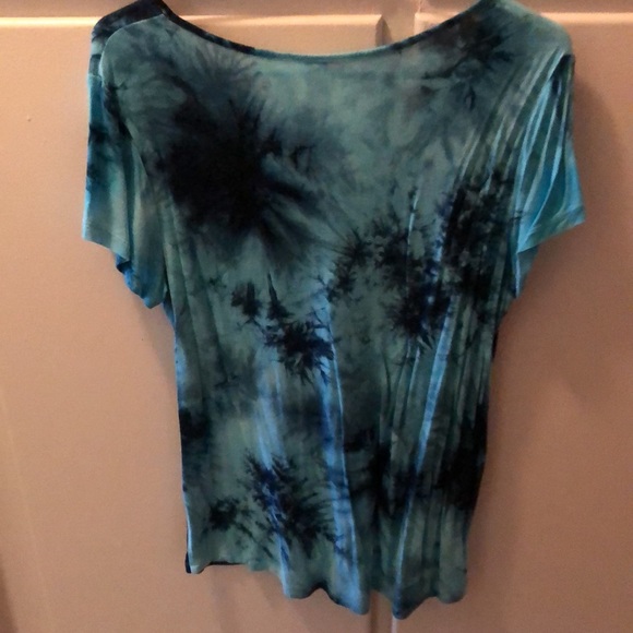 Women’s top - Picture 2 of 2